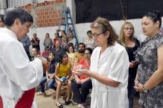 Foto de la galería: Celebración familiar y de fe en la confirmación de grupos de jóvenes de Garupá