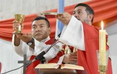 Foto de la galería: Celebración familiar y de fe en la confirmación de grupos de jóvenes de Garupá