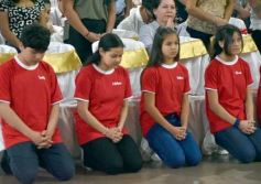 Foto de la galería: Celebración familiar y de fe en la confirmación de grupos de jóvenes de Garupá