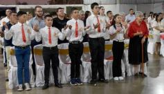 Foto de la galería: Celebración familiar y de fe en la confirmación de grupos de jóvenes de Garupá