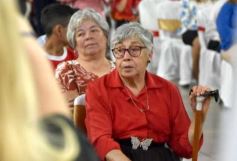 Foto de la galería: Celebración familiar y de fe en la confirmación de grupos de jóvenes de Garupá