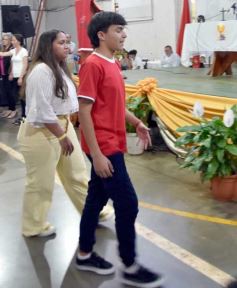 Foto de la galería: Celebración familiar y de fe en la confirmación de grupos de jóvenes de Garupá