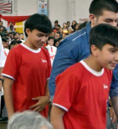 Foto de la galería: Celebración familiar y de fe en la confirmación de grupos de jóvenes de Garupá