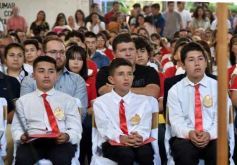 Foto de la galería: Celebración familiar y de fe en la confirmación de grupos de jóvenes de Garupá