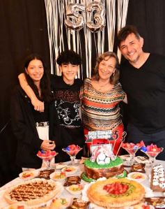 Foto de la galería: Con la familia y amigos se prendió la fiesta en el cumple de Pico Salinas