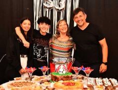 Foto de la galería: Con la familia y amigos se prendió la fiesta en el cumple de Pico Salinas