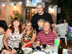 Foto de la galería: Arnaldo Aníbal Santacruz festejó a lo grande su cumple junto a la familia y amigos