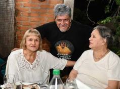 Foto de la galería: Arnaldo Aníbal Santacruz festejó a lo grande su cumple junto a la familia y amigos