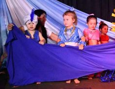 Foto de la galería: Junto a los colores del Mundial la Casita del Niño del IPS cerró el año escolar