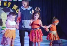 Foto de la galería: Junto a los colores del Mundial la Casita del Niño del IPS cerró el año escolar