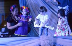 Foto de la galería: Junto a los colores del Mundial la Casita del Niño del IPS cerró el año escolar