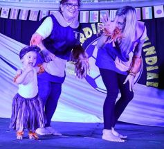 Foto de la galería: Junto a los colores del Mundial la Casita del Niño del IPS cerró el año escolar
