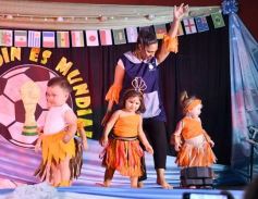 Foto de la galería: Junto a los colores del Mundial la Casita del Niño del IPS cerró el año escolar