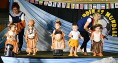 Foto de la galería: Junto a los colores del Mundial la Casita del Niño del IPS cerró el año escolar
