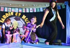 Foto de la galería: Junto a los colores del Mundial la Casita del Niño del IPS cerró el año escolar