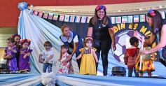Foto de la galería: Junto a los colores del Mundial la Casita del Niño del IPS cerró el año escolar