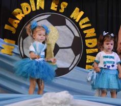 Foto de la galería: Junto a los colores del Mundial la Casita del Niño del IPS cerró el año escolar