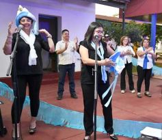 Foto de la galería: Junto a los colores del Mundial la Casita del Niño del IPS cerró el año escolar