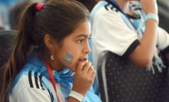 Foto de la galería: Con la ilusión de la Copa, la algarabia de la hinchada de chicos y grandes se hace sentir en cada partido albiceleste