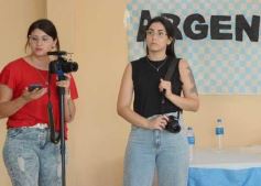 Foto de la galería: Con la ilusión de la Copa, la algarabia de la hinchada de chicos y grandes se hace sentir en cada partido albiceleste