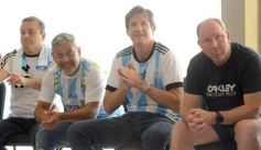 Foto de la galería: Con la ilusión de la Copa, la algarabia de la hinchada de chicos y grandes se hace sentir en cada partido albiceleste