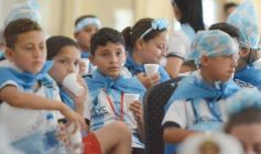 Foto de la galería: Con la ilusión de la Copa, la algarabia de la hinchada de chicos y grandes se hace sentir en cada partido albiceleste