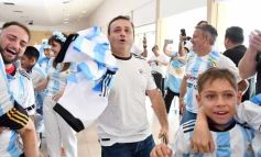 Foto de la galería: Con la ilusión de la Copa, la algarabia de la hinchada de chicos y grandes se hace sentir en cada partido albiceleste