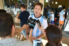 Foto de la galería: Con la ilusión de la Copa, la algarabia de la hinchada de chicos y grandes se hace sentir en cada partido albiceleste