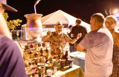 Foto de la galería: Vecinos, familias y músicos fueron parte del convite cultural en la Vigilia por Andresito