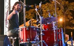 Foto de la galería: Vecinos, familias y músicos fueron parte del convite cultural en la Vigilia por Andresito