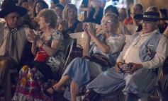 Foto de la galería: Vecinos, familias y músicos fueron parte del convite cultural en la Vigilia por Andresito