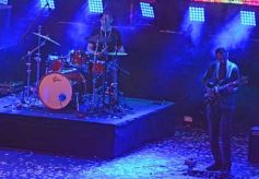 Foto de la galería: Festival del Litoral: postales de la 1ra noche a puro carnavalito de los Tekis y la fiesta del público presente