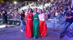 Foto de la galería: Festival del Litoral: postales de la 1ra noche a puro carnavalito de los Tekis y la fiesta del público presente