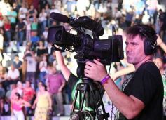Foto de la galería: Festival del Litoral: postales de la 1ra noche a puro carnavalito de los Tekis y la fiesta del público presente