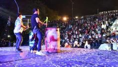 Foto de la galería: Festival del Litoral: postales de la 1ra noche a puro carnavalito de los Tekis y la fiesta del público presente