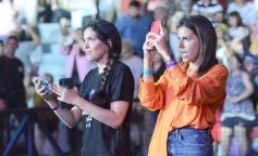 Foto de la galería: Festival del Litoral: postales de la 1ra noche a puro carnavalito de los Tekis y la fiesta del público presente