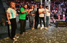 Foto de la galería: Festival del Litoral: postales de la 1ra noche a puro carnavalito de los Tekis y la fiesta del público presente