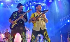 Foto de la galería: Festival del Litoral: postales de la 1ra noche a puro carnavalito de los Tekis y la fiesta del público presente