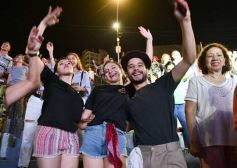 Foto de la galería: Festival del Litoral: postales de la 1ra noche a puro carnavalito de los Tekis y la fiesta del público presente