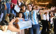 Foto de la galería: Festival del Litoral: postales de la 1ra noche a puro carnavalito de los Tekis y la fiesta del público presente