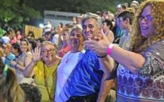 Foto de la galería: Festival del Litoral: postales de la 1ra noche a puro carnavalito de los Tekis y la fiesta del público presente