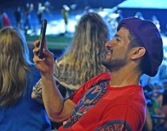 Foto de la galería: Festival del Litoral: postales de la 1ra noche a puro carnavalito de los Tekis y la fiesta del público presente