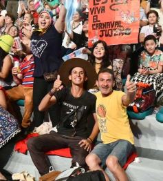 Foto de la galería: Festival del Litoral: postales de la 1ra noche a puro carnavalito de los Tekis y la fiesta del público presente