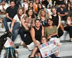 Foto de la galería: Festival del Litoral: postales de la 1ra noche a puro carnavalito de los Tekis y la fiesta del público presente