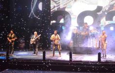 Foto de la galería: Festival del Litoral: postales de la 1ra noche a puro carnavalito de los Tekis y la fiesta del público presente