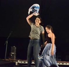 Foto de la galería: Festival del Litoral: postales de la 1ra noche a puro carnavalito de los Tekis y la fiesta del público presente