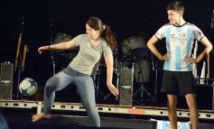 Foto de la galería: Festival del Litoral: postales de la 1ra noche a puro carnavalito de los Tekis y la fiesta del público presente