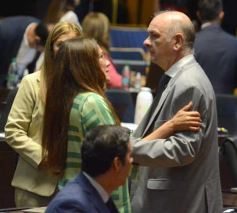 Foto de la galería: A través del apoyo de todos los bloques, Rovira seguirá al frente de la Legislatura el próximo año