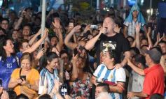 Foto de la galería: Posadas Mágica: La Mosca hizo estallar el fervor mundialista en la capital misionera