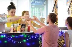 Foto de la galería: Posadas Mágica: La Mosca hizo estallar el fervor mundialista en la capital misionera